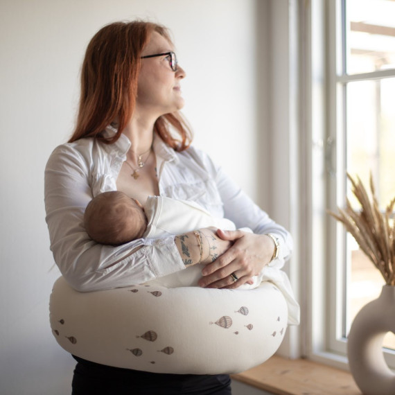 Easygrow Nurki nursing pillow – Support and comfort when feeding